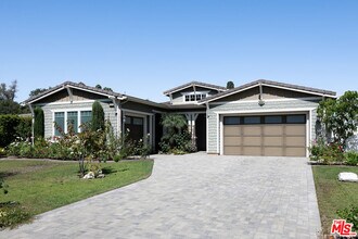 9 Casaba Rd in Palos Verdes Estates, CA - Building Photo - Building Photo