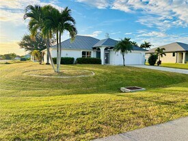 142 SW 34th Pl in Cape Coral, FL - Building Photo