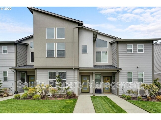 property at 8037 SE Engelmann St