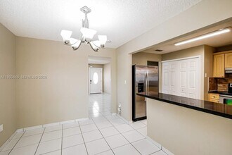 10310 SW 4th St in Miami, FL - Building Photo - Building Photo