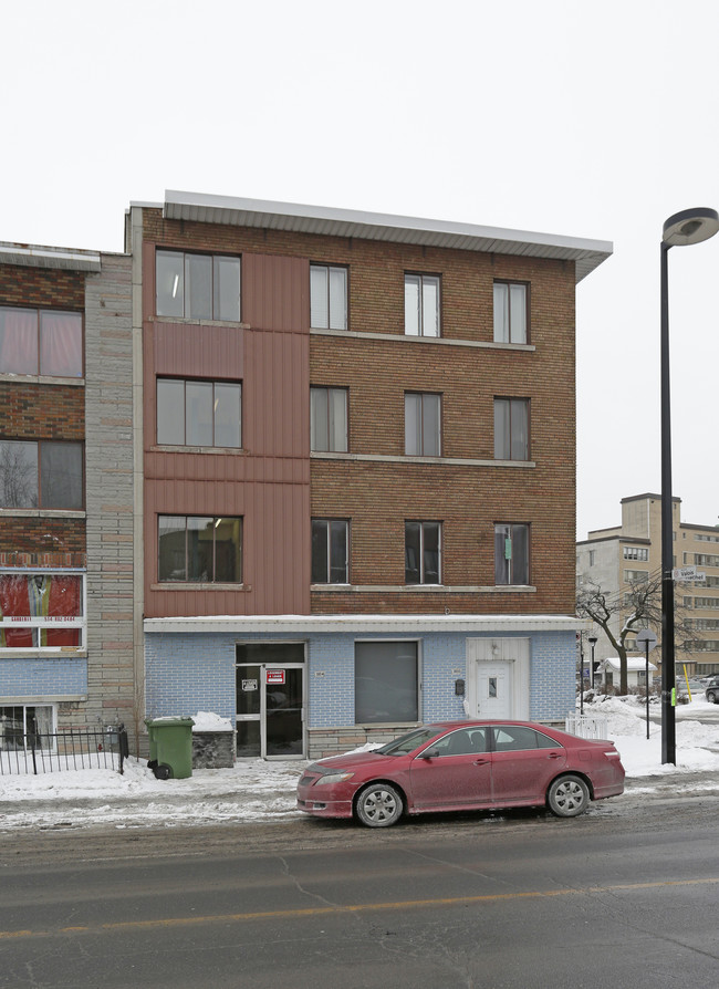 3800-3804 Rachel Rue E in Montréal, QC - Building Photo - Building Photo