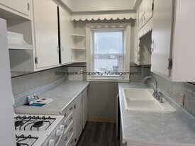 15 Hawkins St in Providence, RI - Building Photo