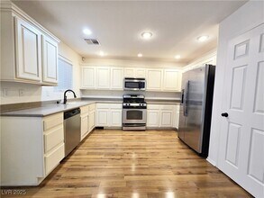 11916 Camden Brook St in Las Vegas, NV - Building Photo - Building Photo