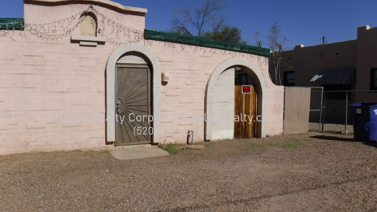 221 E Kelso St in Tucson, AZ - Building Photo