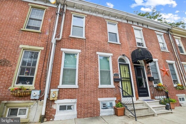 property at 1318 N Walnut St