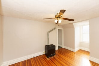 6 Larch Ave, Unit 3rd floor in Troy, NY - Building Photo - Building Photo