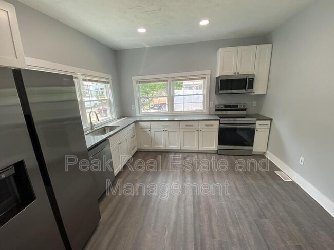 1429 Logan St SE in Grand Rapids, MI - Building Photo - Building Photo