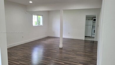 228 NW 35th St in Miami, FL - Building Photo - Building Photo