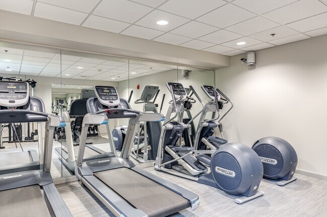 Cloverleaf Apartments in Natick, MA - Building Photo - Interior Photo