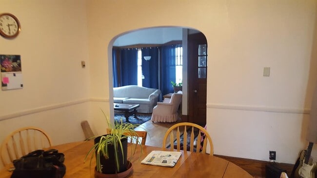 property at 3129 N Bartlett Ave