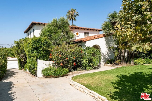 1539 Ensley Ave in Los Angeles, CA - Building Photo - Building Photo
