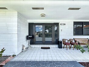 4226 Taylor St in Hollywood, FL - Building Photo - Building Photo