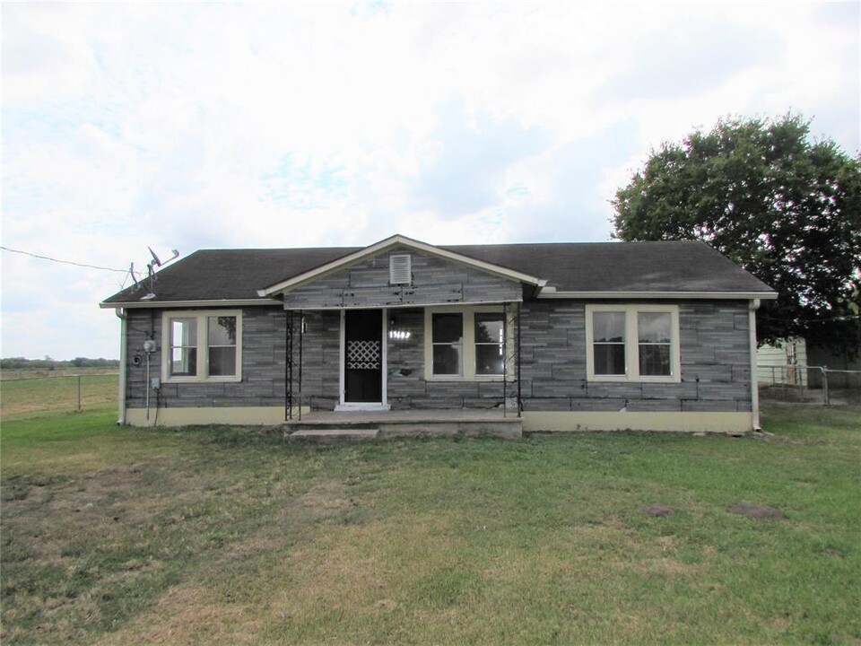 13603 Battle Rd in Beasley, TX - Building Photo