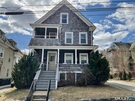 13 Alger St in New London, CT - Building Photo