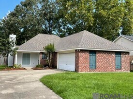 7646 Quorum Dr in Baton Rouge, LA - Building Photo