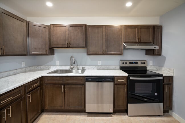 110 Lark St in Albany, NY - Building Photo - Building Photo