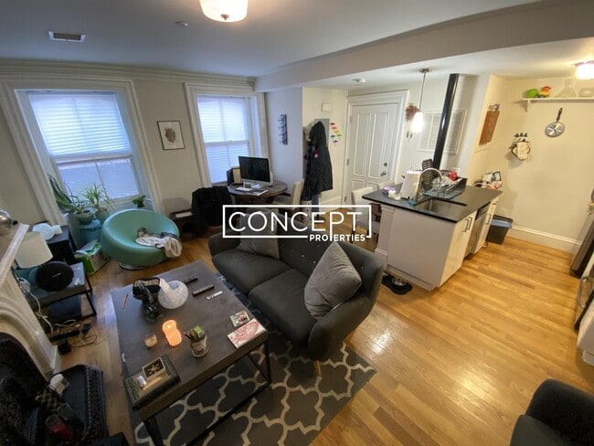 658 Massachusetts Ave, Unit 1A in Boston, MA - Foto de edificio - Building Photo