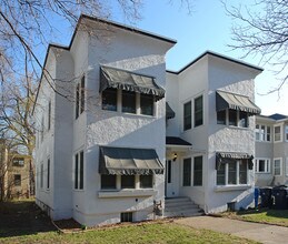 2111 Selby Ave in St. Paul, MN - Building Photo - Building Photo