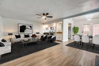 2711 Creekwood Ct in Carrollton, TX - Building Photo - Building Photo