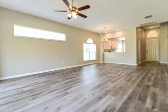 30721 Pumpkin Ridge Dr in Wesley Chapel, FL - Foto de edificio - Building Photo