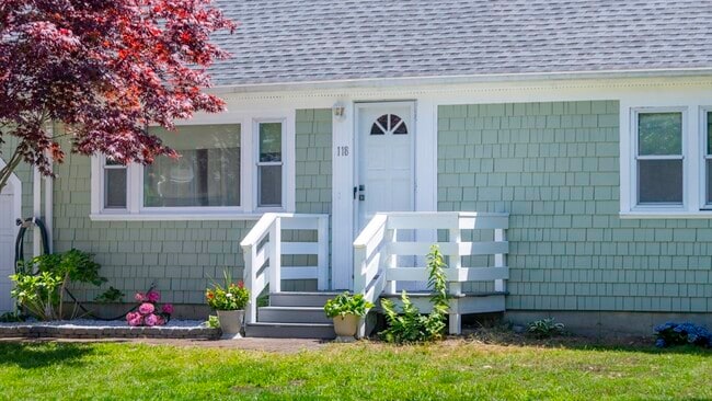 property at 118 Walton Ave