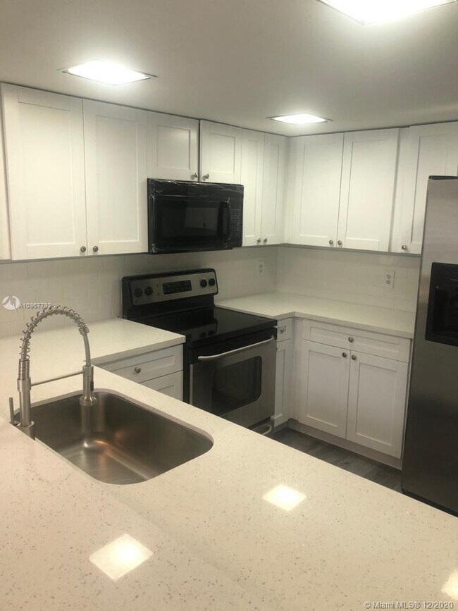 4204 SW 70th Terrace-Unit -4204 in Davie, FL - Building Photo - Building Photo
