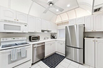 3475 S Ocean Blvd in Palm Beach, FL - Building Photo - Building Photo
