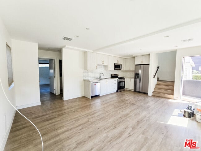 3524 Bronson Ave in Los Angeles, CA - Building Photo - Building Photo