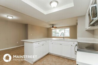 4153 Woodtrail Blvd in New Port Richey, FL - Building Photo - Building Photo
