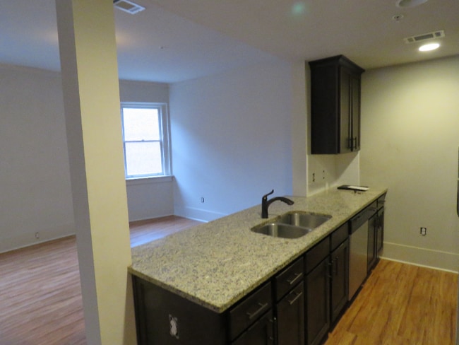 519 E Capitol Ave, Unit 2C in Little Rock, AR - Foto de edificio - Building Photo