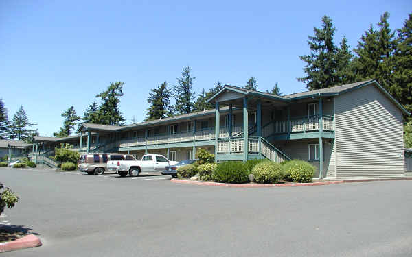 Rockwood Park Apartments in Portland, OR - Building Photo - Building Photo