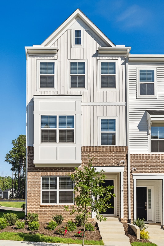 property at 312 Chesapeake Cmns St