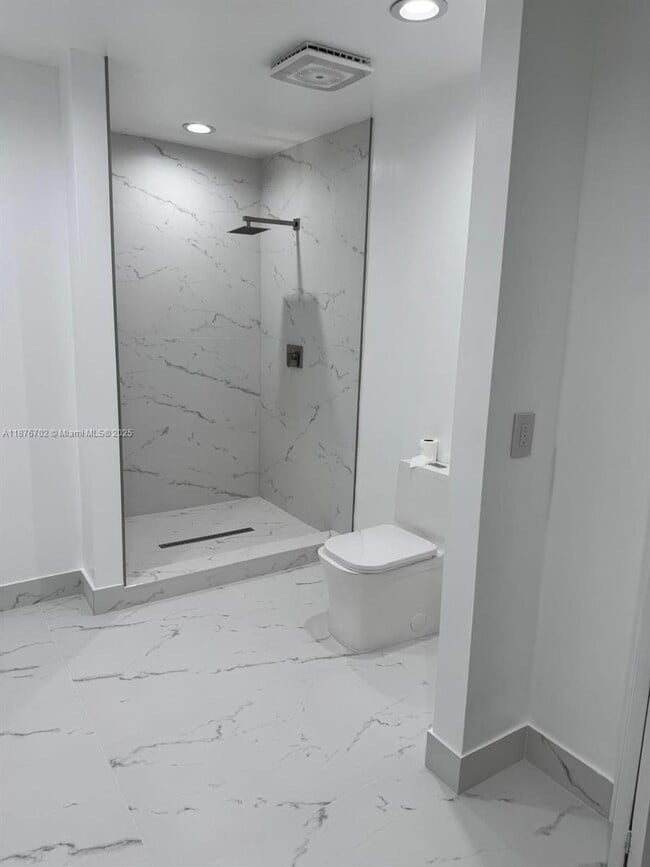 14223 SW 92nd St in Miami, FL - Building Photo - Building Photo