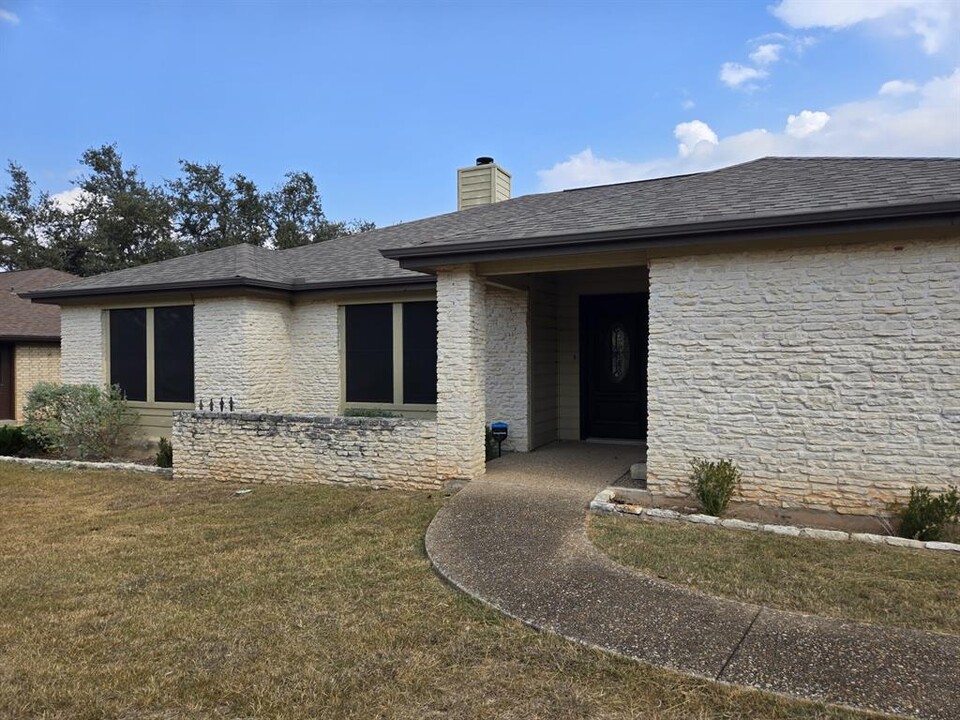 103 Acapulco Ct in Lakeway, TX - Building Photo