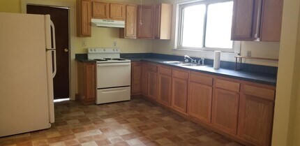 615 W Main St in Sophia, WV - Building Photo - Building Photo