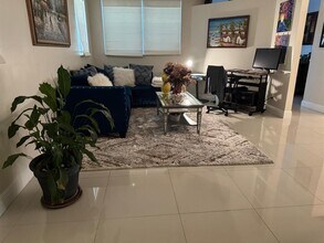 288 NW 74th Way in Plantation, FL - Building Photo - Building Photo