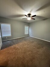 404 Dalhlia Dr in Chatham, IL - Building Photo - Building Photo