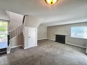 1243 Camino Corto in Rohnert Park, CA - Building Photo - Building Photo