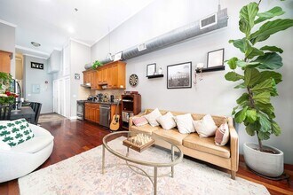 515 Manila Ave in Jersey City, NJ - Foto de edificio - Building Photo