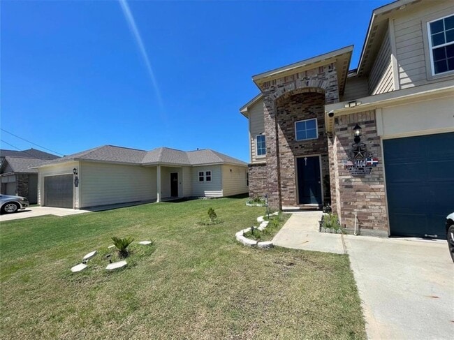 1404 Rd 5102 in Cleveland, TX - Building Photo - Building Photo