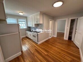 8 Ellery St in Cambridge, MA - Building Photo - Building Photo