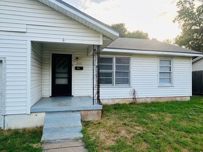 2120 Sunnydell Ave in Waco, TX - Building Photo - Building Photo