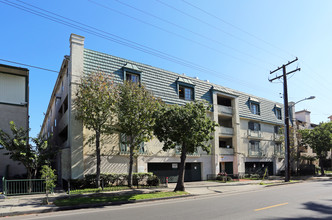 Ross Manor in Santa Ana, CA - Foto de edificio - Building Photo