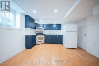 45 Hemingford Pl in Whitby, ON - Building Photo - Building Photo