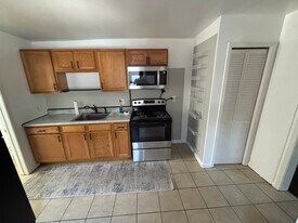 20786 Helle Ave, Unit Apt # 3 in Warren, MI - Building Photo