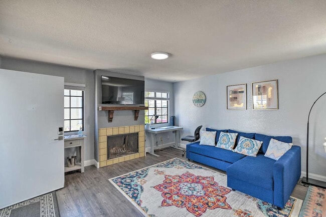 434 Larkin St, Unit ID1305178P in Monterey, CA - Foto de edificio - Building Photo