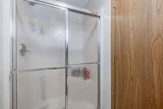 3003 W Knob Hill St in Springfield, MO - Building Photo - Building Photo