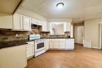3511 Palm Grove Dr in Missouri City, TX - Building Photo - Building Photo