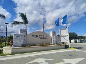 18232 SW 148th Rd in Miami, FL - Foto de edificio - Building Photo