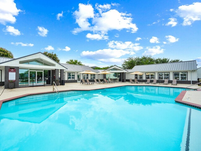 Leah Avenue Student Townhomes in San Marcos, TX - Building Photo - Building Photo